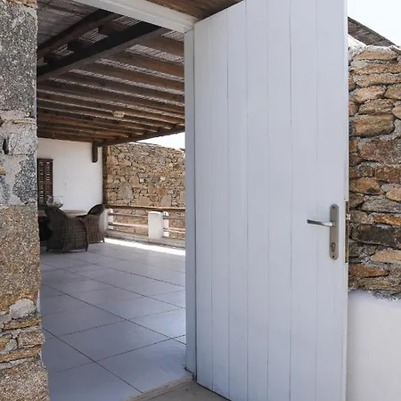Villa Rock By Neuvel *