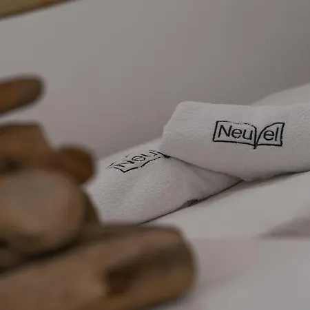 Rock By Neuvel *